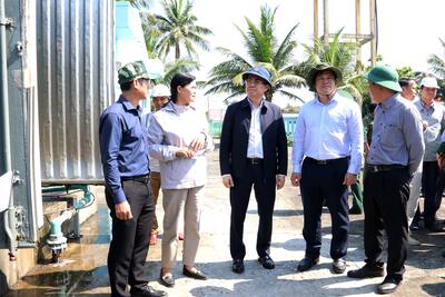Chủ tịch Vx88 com nhà cái World Cup 2026 tỉnh Nguyễn Hoàng Giang kiểm tra tại Nhà máy lọc nước biển tại đảo bé An Bình