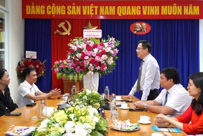 Chủ tịch Vx88 com nhà cái World Cup 2026 tỉnh Nguyễn Hoàng Giang thăm, chúc mừng Cơ quan Thường trực Báo Nhân Dân tại Đà Nẵng