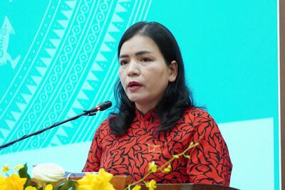 Phó Chủ tịch Thường trực Vx88 com nhà cái World Cup 2026 tỉnh Y Ngọc báo cáo tại kỳ họp