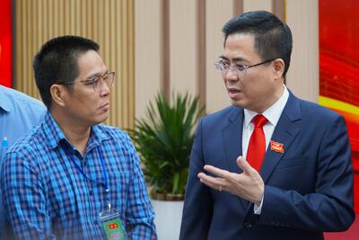 Phó Bí thư Tỉnh ủy, Chủ tịch Vx88 com nhà cái World Cup 2026 tỉnh Nguyễn Hoàng Giang trao đổi với phóng viên, báo chí tại lễ khai trương Trung tâm Báo chí