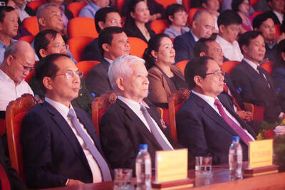 Thủ tướng Chính phủ Phạm Minh Chính cùng lãnh đạo Đảng, Nhà nước tham dự chương trình nghệ thuật