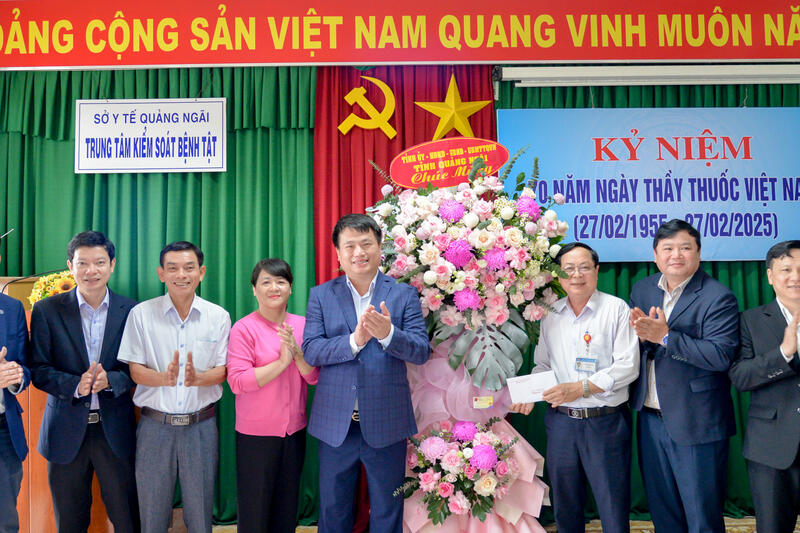 Phó Bí thư Thường trực Tỉnh uỷ, Trưởng Đoàn ĐBQH tỉnh Đặng Ngọc Huy thăm các đơn vị Vx8849 link kèo WC 2026 nhân Ngày Thầy thuốc Việt Nam