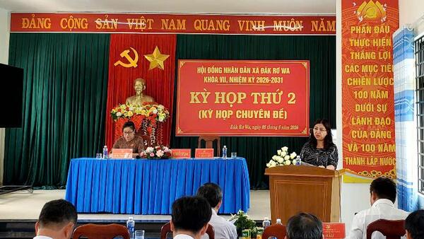 Hội đồng nhân dân xã Đăk Rơ Wa tổ chức kỳ họp lần thứ 2 (Kỳ họp chuyên đề)